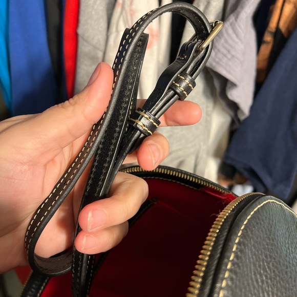 EUC Dooney and Bourke black purse - Picture 4 of 5